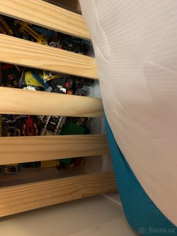 Krásna postel jednolůžko-téměř nova 3000,- Kč 200cmx90cm - 5