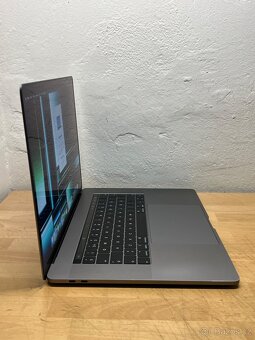 MacBook Pro 15” 2018/16GB RAM/Intel i7/512GB SSD/ Záruka - 5