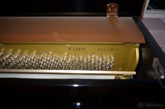 YAMAHA - Piano - Pianino - Model V 118 N-T - černé leštěné - 5