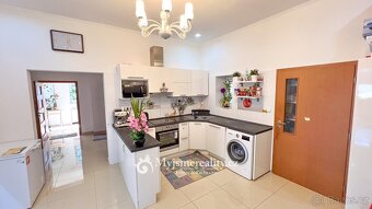 Prodej rodinné domy, 370 m2 - Znojmo - Oblekovice - 5