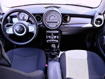 Mini Cooper R56 1.4i 70 kW, 6 kvalt, r. 2009 zachovalý. - 5