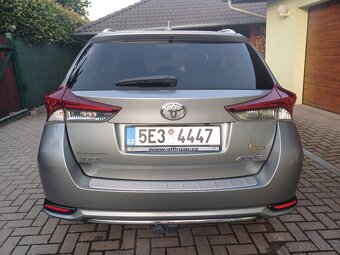Prodám Toyota Auris combi 1,2 T, automat - 5