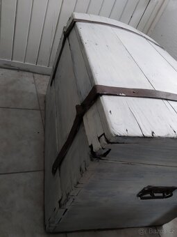 Stará dřevěná truhla-vhodná k renovaci - 5
