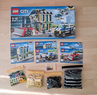 LEGO City - 60140 Vloupání buldozerem - 5