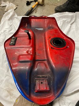 Nádrž ze suzuki gsxr - 5