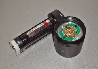 Výkonná LED svítilna Fenix TK35 včetně 2x 18650 aku AW - 5