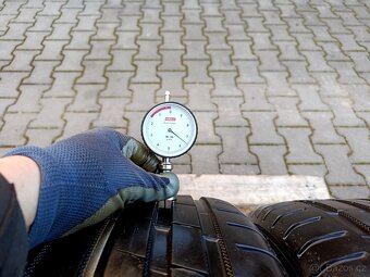 225/55/17 letní pneu nokian - 5