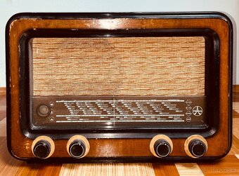 Skříňový gramofon s radiem - 5