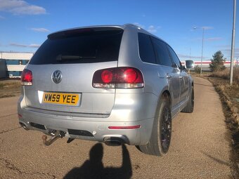Volkswagen Touareg 3.0 TDI anglie - 5