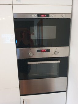 Kuchyně Ikea bílý lesk 4,3m+bar 1,8m+6 funkčních spotřebičů - 5