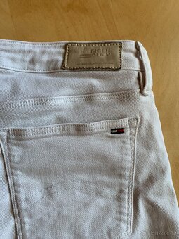 dámské bílé kraťasy zn. Tommy Hilfiger - vel. S/M - 5