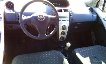 Prodám Toyota Yaris 1.0 51Kw benzín, r.11/06, nová v ČR. - 5