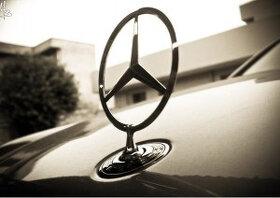Mercedes emblém na přední kapotu - 5