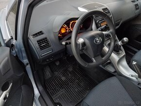 Toyota Auris 1,6, 97 kW facelift,2010,173000km - 5