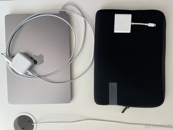 Apple MacBook Air M3 8GB - 5
