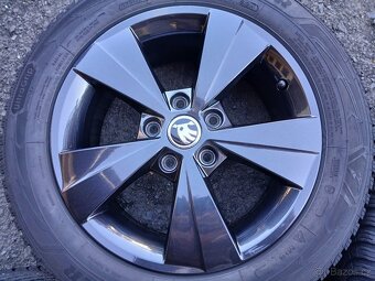 Prodám sadu orig ALU kol Škoda 205/60R16 zimní - 5
