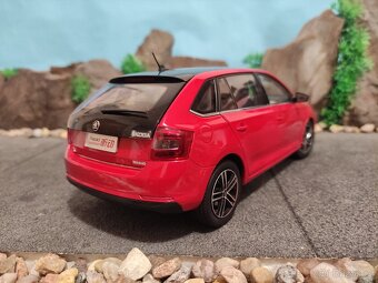prodám model 1:18 škoda rapid spaceback - 5