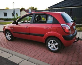 KIA Rio 1.4 - rok 4/2009, najeto 89.800 km, nová STK - 5