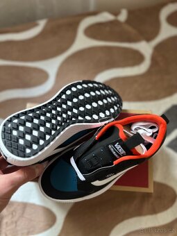 Vans Ultrarange Exo – Velikost 35 – Nové - 5