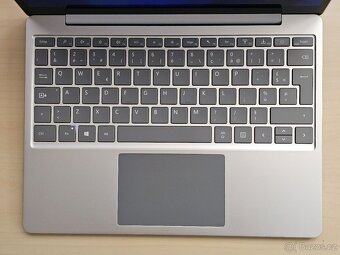 Microsoft Surface Laptop Go (1st Gen) 256GB (Stav A) - 5