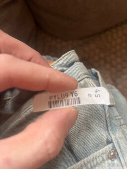 Tommy Hilfiger a Review (baggy / skate) - 5