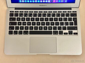 Apple MacBook Air 11” - Early 2015 - 5