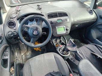 Seat Toledo 1.6 ( BSE ) 75kW r.2007 černá na náhradní díly - 5