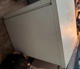 Prodám menší lednicí LIEBHERR s Mrazakem - 5