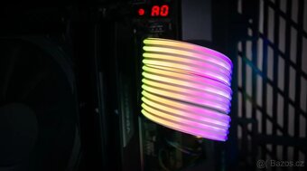 RGB set Lian Li Strimer Plus V2 + Hub + 4x ARGB ventilátory - 5