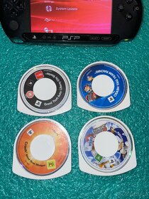 Sony PSP 1004 + 4 hry + příslušenství + nová baterie - 5