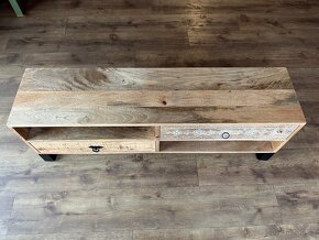 Designový TV stolek z mangového dřeva - 5