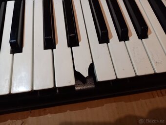 Klávesy yamaha psr e323 - 5