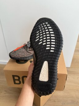 PRODÁM Adidas Yeezy Boost 350 V2 Carbon Beluga, 45 1/3 - 5