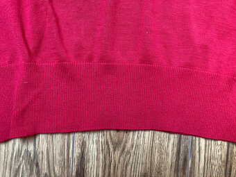 Červený lehký svetřík H&M (vel. 40/42) - 5