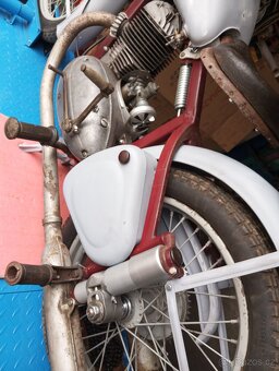 Jawa pérák 250 - 5