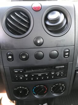 Berlingo 1.9.D 51kw r.v. 2004 210000 km - 5