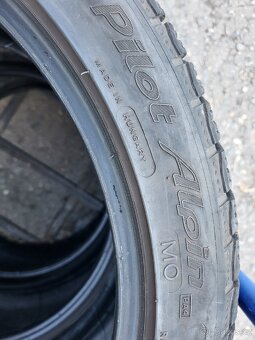 255 40 20" 101V  Michelin Alpin - 5