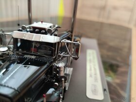 1/50 Autocar DC - 75 T Howard Trucking Midnite - 5