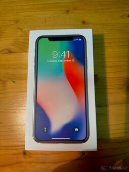 Prodám iPhone X 64 GB bílý - 5