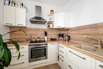 PRODEJ BYTU 3+1 S BALKONEM, LHENICKÁ, ČESKÉ BUDĚJOVICE - 5