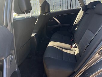 Toyota Avensis - 5