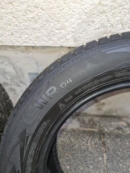 Nokian WR D4 215 60 R17 96H zimní pneu jako nové 2ks - 5