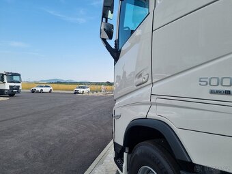 NOSIČ KONTEJNERU VOLVO - 5