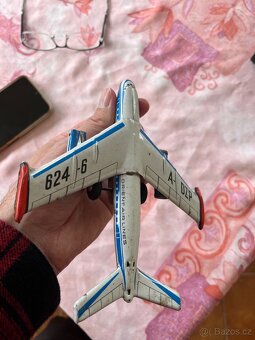 plechové letadlo ORIENT AIR LINES 624-6 A‑DZP – - 5