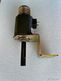 Silný výsuvný elektromagnet - 5