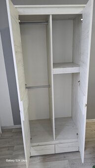 Šatní skříň +regál - 5