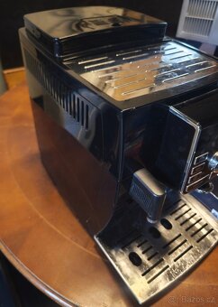 Kávovar Delonghi ECAM 25.462.B černá - 5