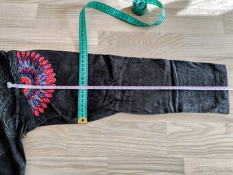 Šaty šedé s mandalou - 5