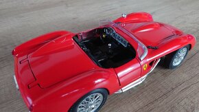Ferrari 250 Testa Rossa - 1:18 Bburago - 5