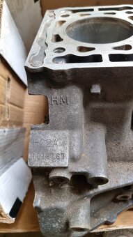 Blok motoru , hřidel - 5